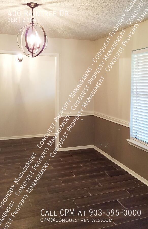Building Photo - 400 Raintree Dr