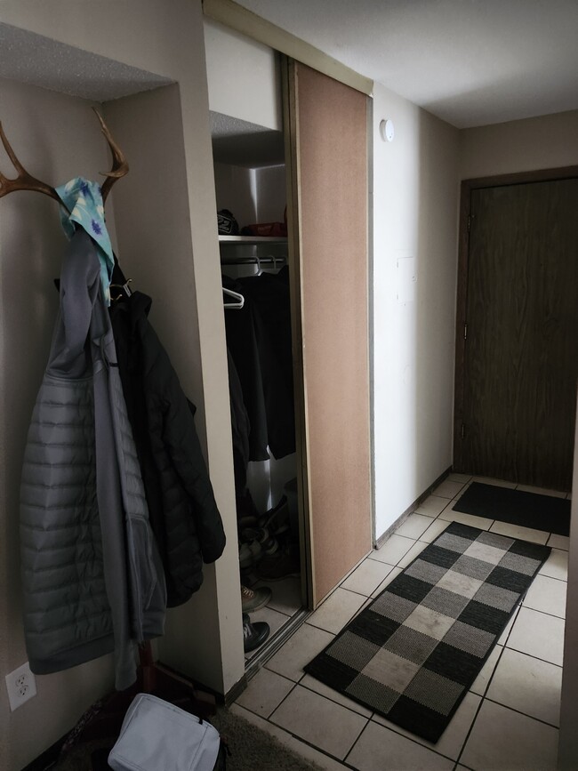 Building Photo - 806 Old Settlers Trail