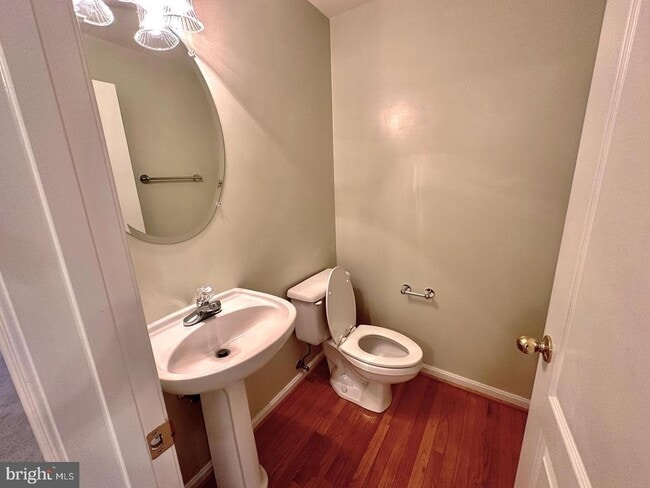 Building Photo - 13030 Park Crescent Cir