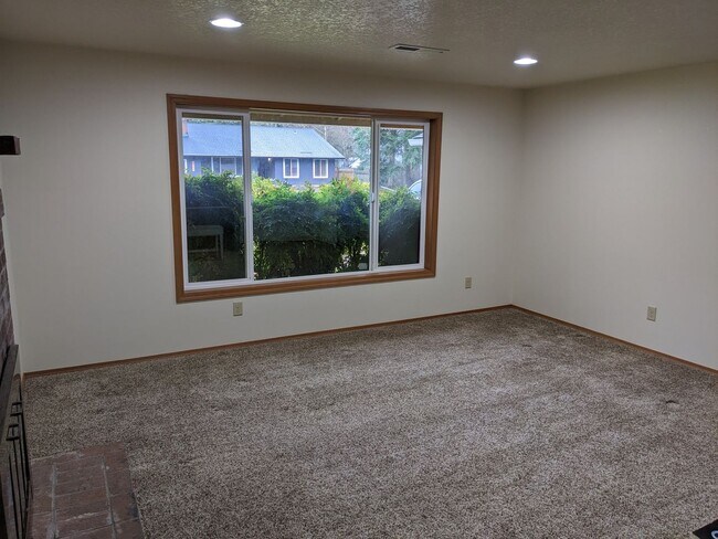 Building Photo - 2108 SE 135th Ave
