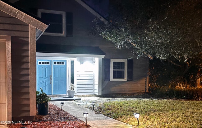 Building Photo - 506 Cali Dr