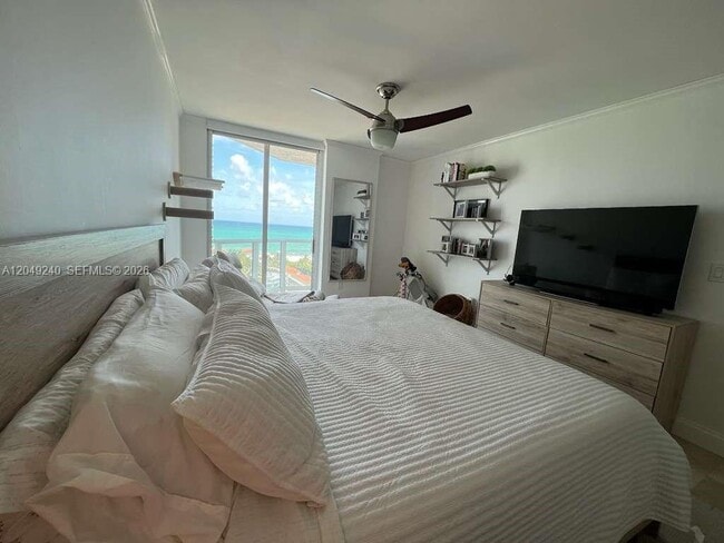 Building Photo - 5900 Collins Ave