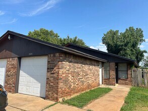 Building Photo - 3 Bed/1 Bath Near Tinker AFB!