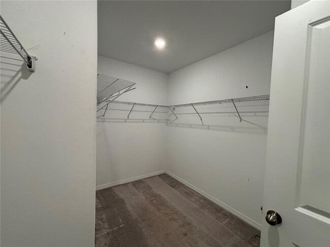 Building Photo - 572 Argyll Dr