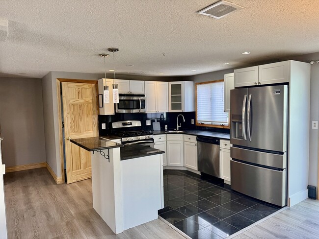 Building Photo - 188 Middlesex Ave