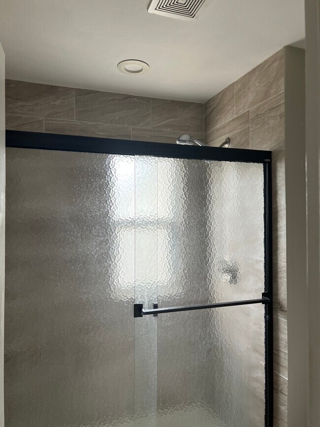 master shower - 10709 Portobelo Dr