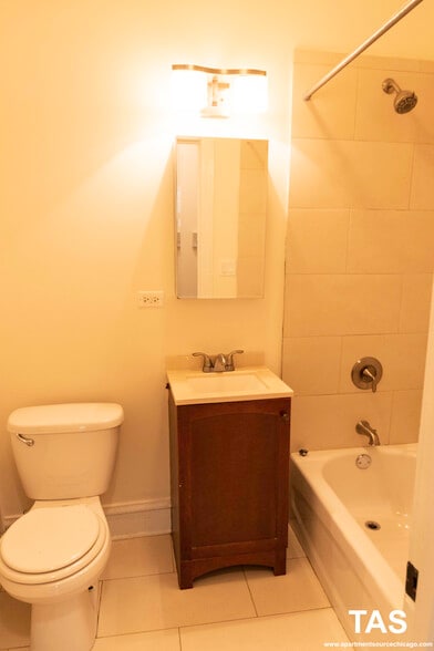 Building Photo - 2175 W Giddings St