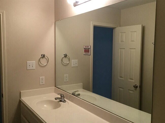 Building Photo - 28829 Sulphur River Ct