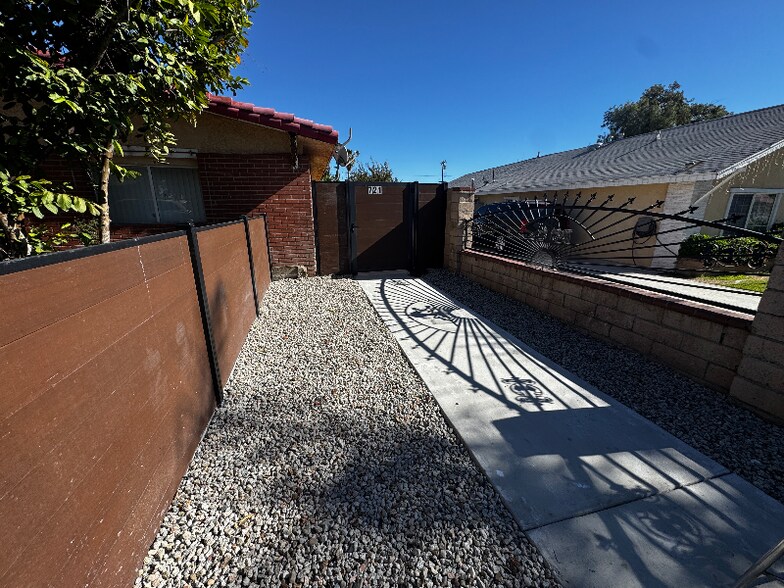 Building Photo - 7215 Del rosa