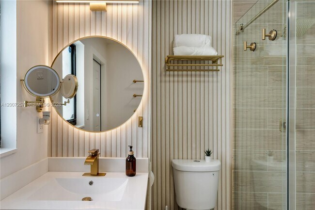 Building Photo - 7051 Tyler St