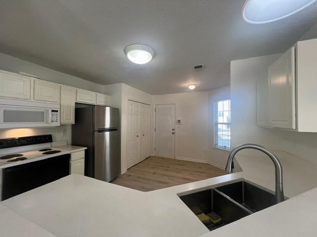 Building Photo - 3025 Lake Park Trail