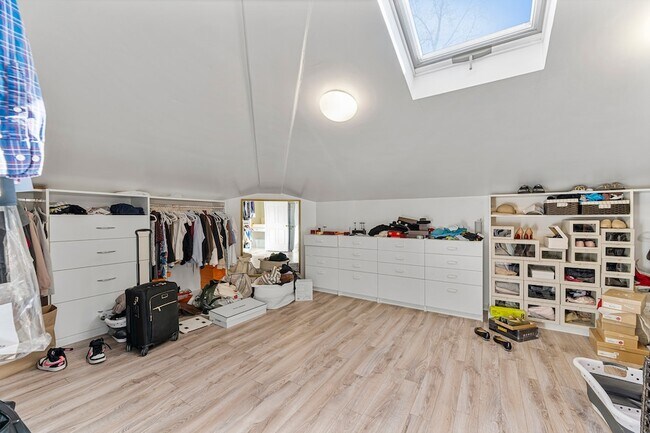 Building Photo - 2419 Cumberland Cir