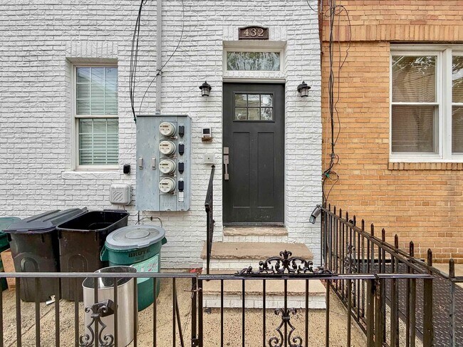 Building Photo - 432 2nd St