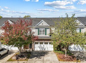 Building Photo - Spacious 3BD/3.5BA Townhome in Sedona at Stone Creek Ranch!