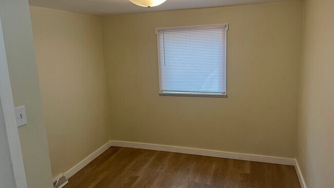 Building Photo - 1082 Hooker St