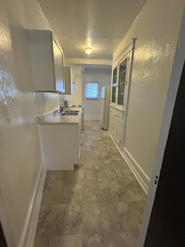 Building Photo - 1018-1024 Brown Street