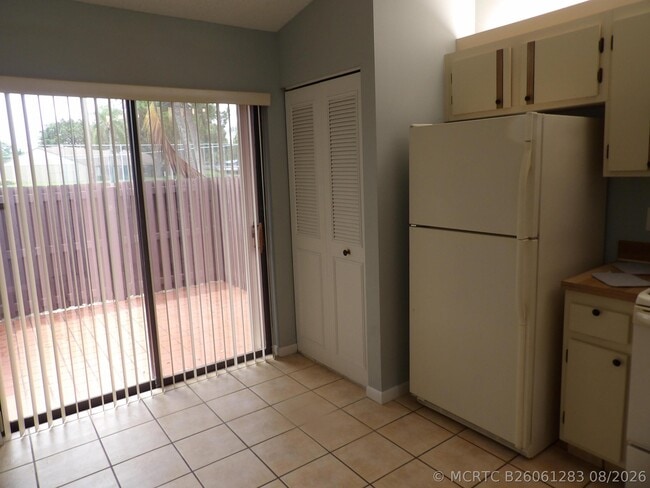 Building Photo - 606 Sea Pine Way