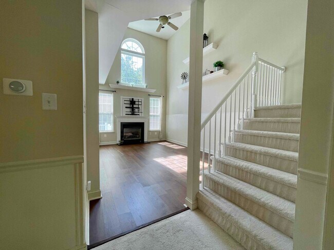 Building Photo - 53 Ross Way