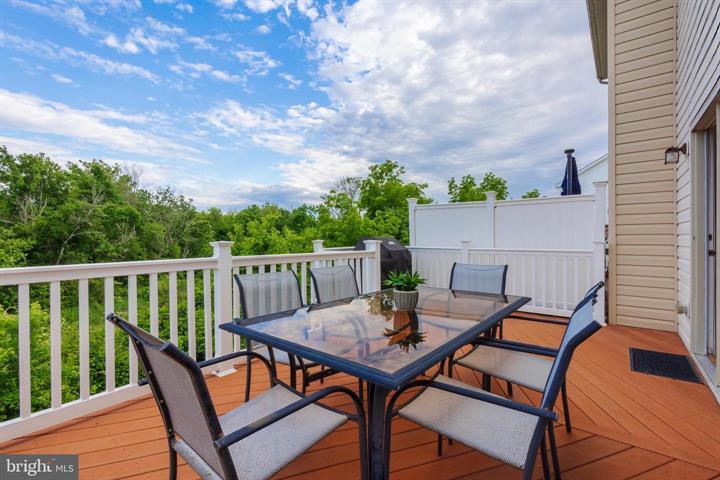 Building Photo - 520 Boxwood Ln