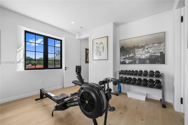 Building Photo - 2015 Country Club Prado