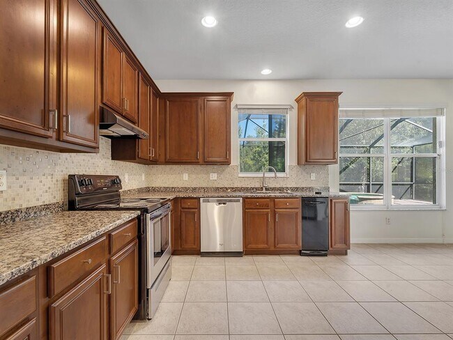 Building Photo - 18022 Maui Isle Dr