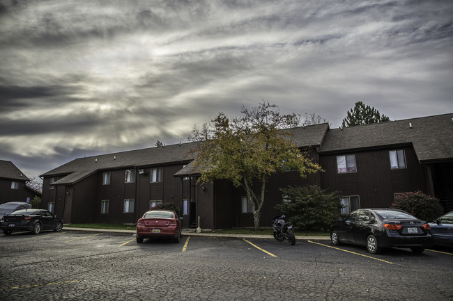 Building Photo - Garden Square Apartments