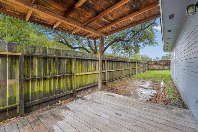 Building Photo - 22101 Moss Falls Ln