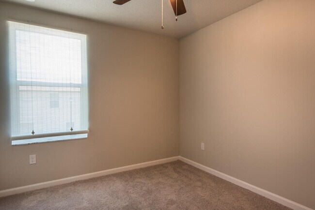 Building Photo - 3944 SE Caladium Ct