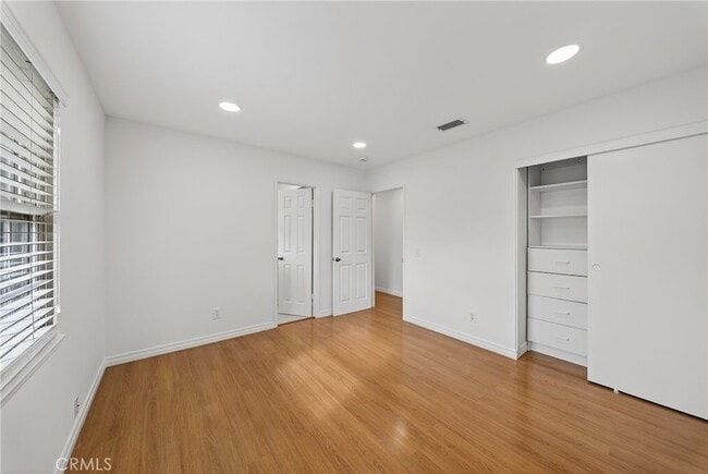 Building Photo - 4201 Franklin Ave