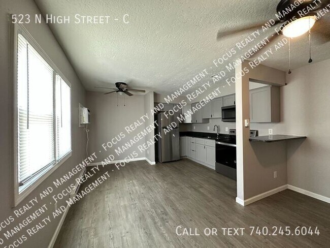 Building Photo - 523 N High St