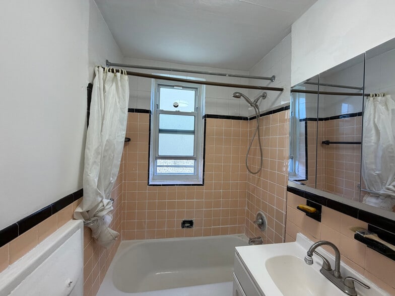 Building Photo - 144-44 41st Ave