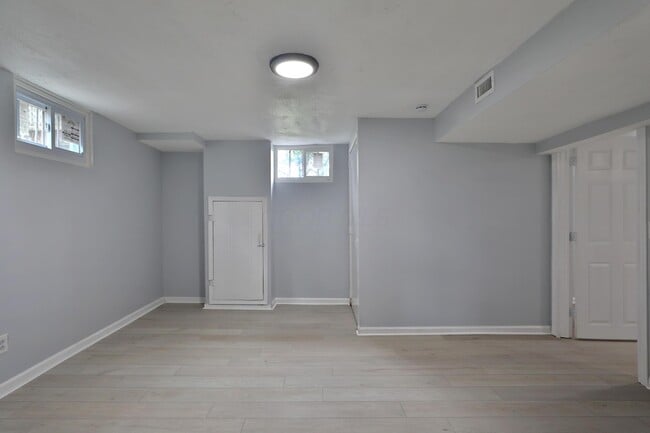 Building Photo - 4474 Starret Rd