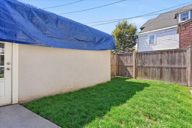 Building Photo - 41 Bentley Ave