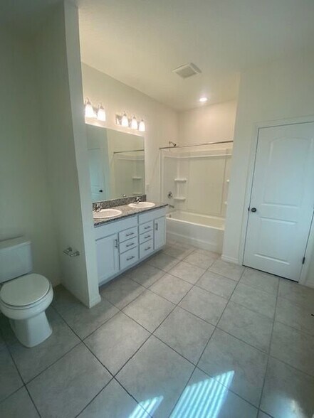 Building Photo - 5818 143rd Ct E