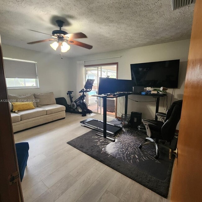 Building Photo - 6101 Palmetto Dr