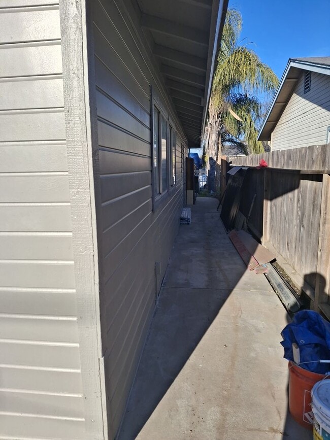 Building Photo - NEWLY RENOVATED 1BD 1BTH!! ALL UTILITIES INCLUDED! APPLY NOW!!