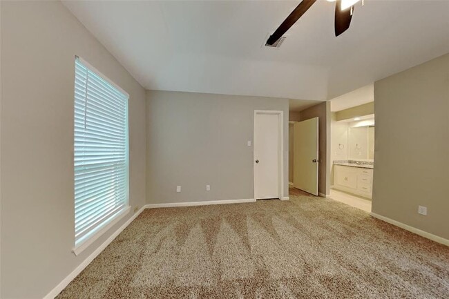 Building Photo - 3807 Wood Stone Walk Dr