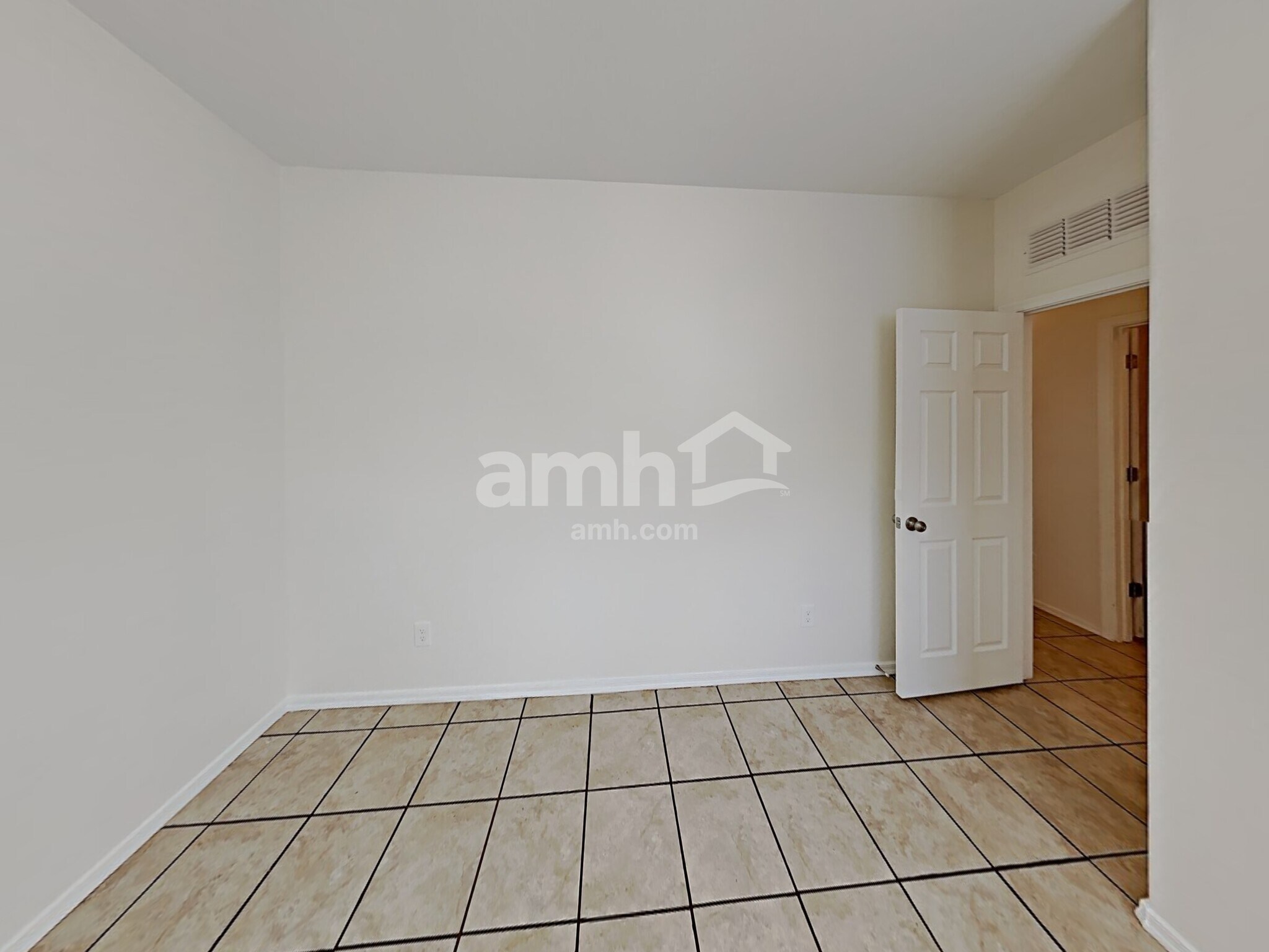 Building Photo - 124 E Calle Puente Azul