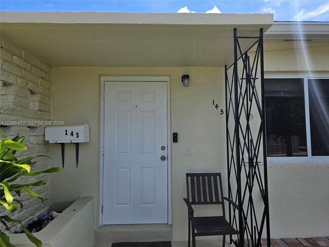 Building Photo - 145 SW 60th Ct