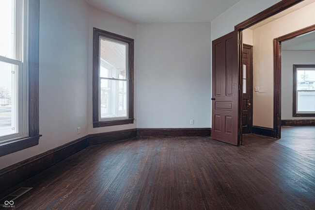 Building Photo - 217 S Meridian St