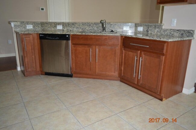 Building Photo - 5612 Aral Dr