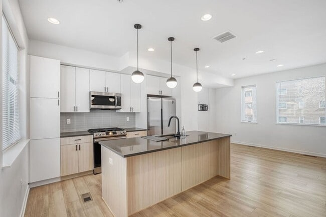 Building Photo - 3101 W 47th Ave