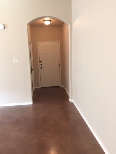 Building Photo - 722 Saengerhalle Rd