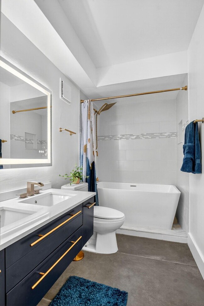 Building Photo - 372 Deer Creek Wildwood Ln E