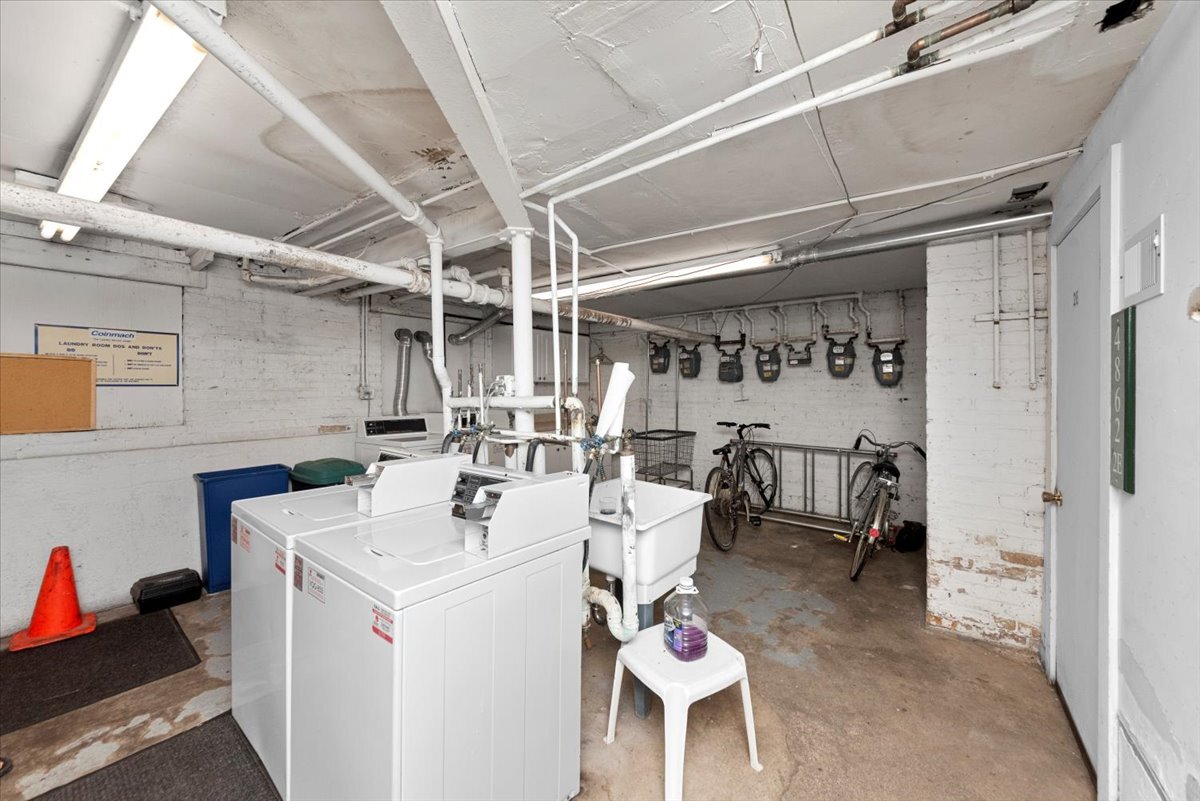 Building Photo - 4862 N Ashland Ave