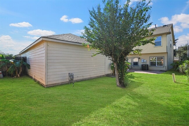 Building Photo - 9718 Coyote Creek Dr