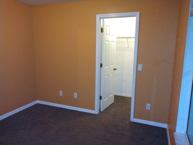 Building Photo - 14059 Sullivan St