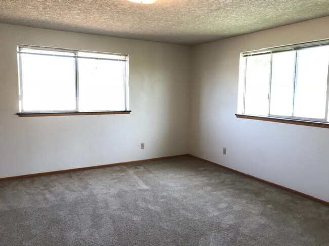 Building Photo - CL2622-2624