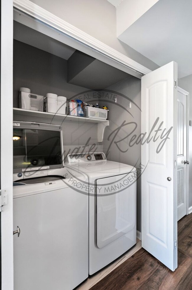 Building Photo - Two Bedroom, Two Story Townhouse located i...