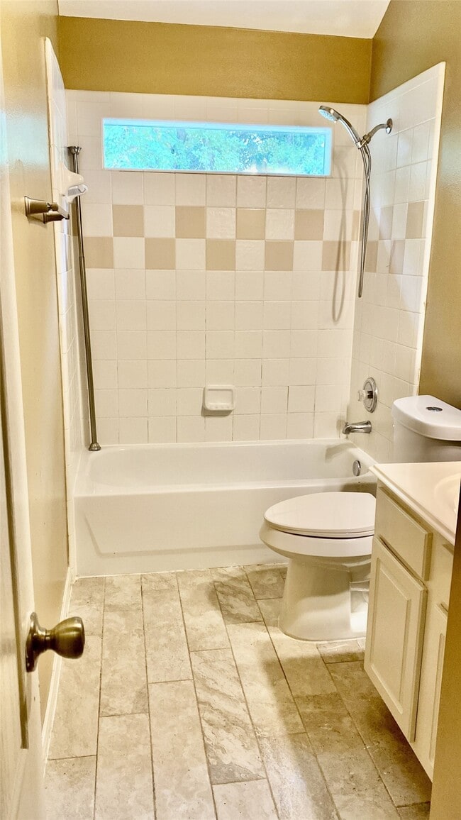 Building Photo - 18034 Platinum Springs Dr